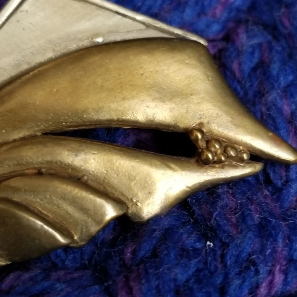 Vintage brooch brutalist stylized wing gold sterling silver pin 925 futuristic